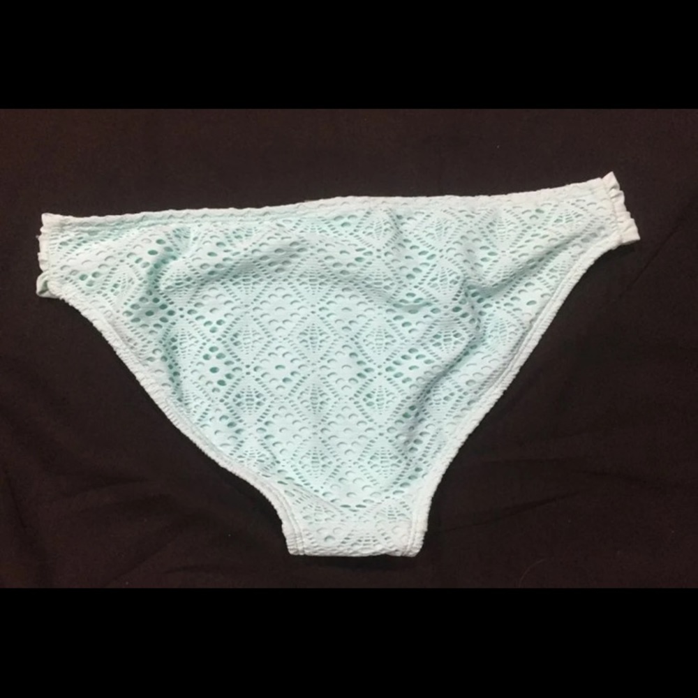 Bikini - Picture 5 of 5
